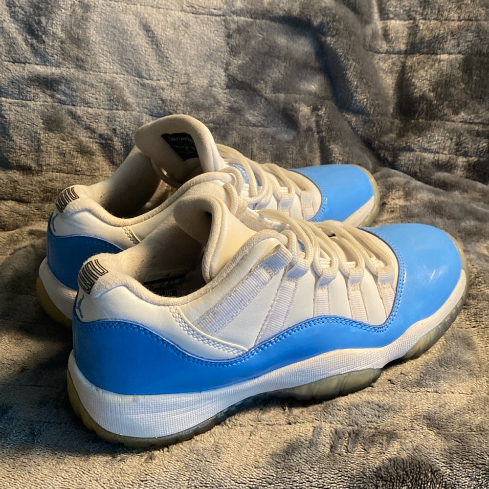 Nike Air Jordan 11 retro low “University Blue”